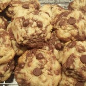 chocolate chip cookie